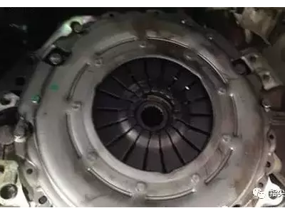 行車無力？也許就是離合器片出了問題。